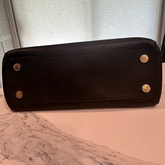 Michael Kors Purse with Crossbody Strap EUC - Picture 11 of 11